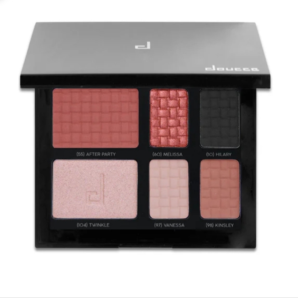 Doucce On The Go Palette With Blush, Highlighter And Eyeshadows